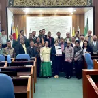Staff from the International Committee of the Red Cross (ICRC) with Bangsamoro Transition Authority officials. Photo: J.Serato/ICRC. 