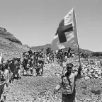 Yemen. Repatriación de prisioneros de guerra egipcios bajo los auspicios del Comité Internacional de la Cruz Roja el 11 de octubre 1965.  Según el artículo 118 del Tercer Convenio de Ginebra, los prisioneros de guerra deberán ser repatriados, sin demora, tras haber finalizado las hostilidades activas. 