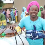 « Ces vivres vont faire une grande différence pour ma famille, surtout les enfants. Nous en avions vraiment besoin. » Elisabeth YOUGBARE, déplacée interne à Tenkodogo
