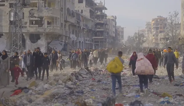 Gaza-AV-news-roads-damaged-people-moving