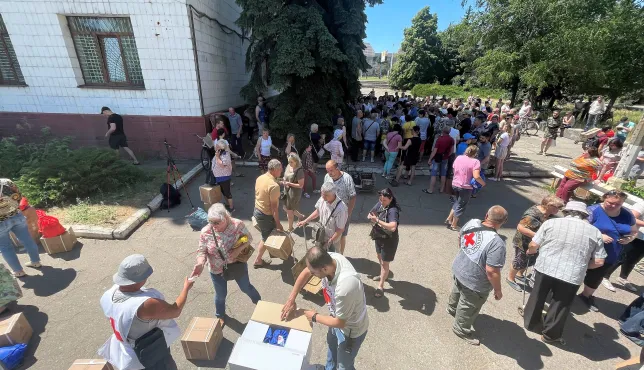 With more than 900 staff across Ukraine, we deliver aid, provide medicine, and carry out other life-saving activities for displaced people.