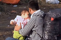 Greece: Keeping migrant families together