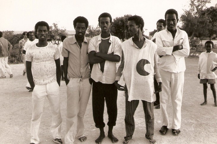 Ali Dissow, an SRCS volunteer in Somalia with released prisoners of war from the Ogaden war