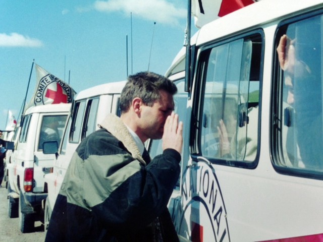 The ICRC takes part in the transfer of detainees, in its capacity of neutral intermediary.