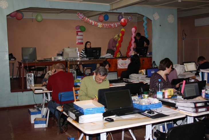 Engineers at the Starobilsk district office keep the electricity network running under difficult conditions.