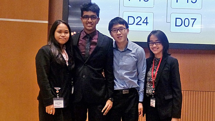 Lisa Natasha binti Fakhrul Hamdi, Vinodhan Kuppusamy, Yew Yi Lim and Sitti Nahijah binti Md Rusli from Universiti Malaya.