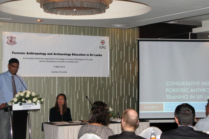 The ICRC is training Sri Lankan forensics personnel