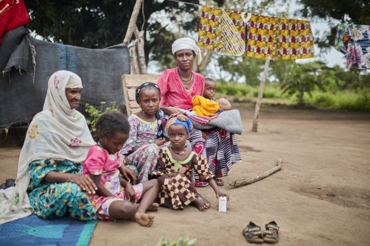 A raíz del conflicto en la República Centroafricana, el CICR distribuye alimentos, evalúa el estado nutricional de los niños y entrega suplementos alimenticios. En casos graves, el CICR interna a los niños en un hospital. CC BY-NC-ND / CICR / Christophe da Silva