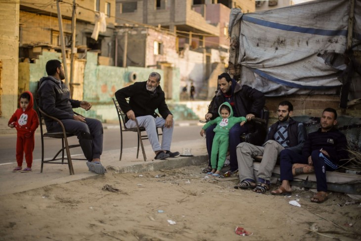 Conflicto palestino-israelí: más de 100.000 personas que trabajaban fuera de Gaza siguen buscando una fuente alternativa de ingresos. CC BY-NC-ND / CICR / Mohammed Talatene