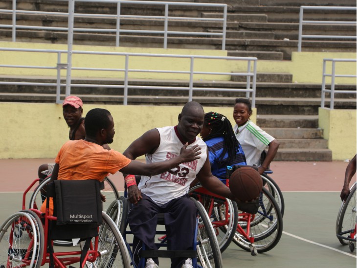 Les bléssés militaires jouent au basket-ball